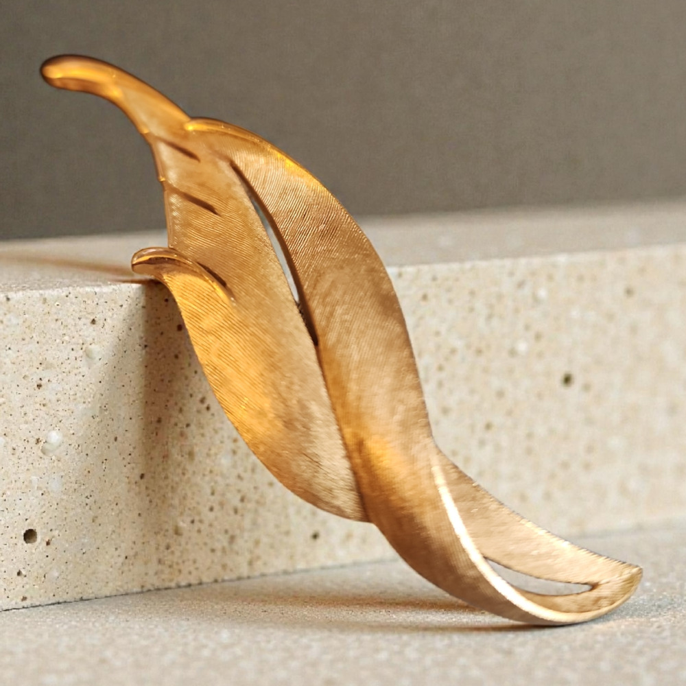 VTG Crown Trifari Swish Leaf Brooch Gold Tone 3” Signed Brushed Mid Century